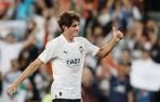 El centrocampista del Valencia Javi Guerra tras marcar el 2-1 al final del encuentro
