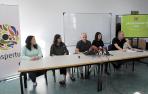 Desde la izda.: Jennifer Hernández García (educadora social), Sara Mendizabal Rodrigo (psicóloga de familias), Garikoitz Mendigutxia Sorabilla (director), Saioa Iturriagagoitia Sanz (psicóloga de adolescentes) y Daniel Zunzarren Ibero (trabajador social).