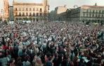 Concentración en la Plaza del Castillo tras el funeral de Tomás Caballero.