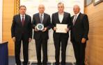 De izquierda a derecha: el ministro de Agricultura, Pesca y Alimentación, Luis Planas; el presidente del Grupo AN, Francisco Arrarás; el director general, Alfredo Arbeloa; y el presidente de Cooperativas Agro-alimentarias de España, Ángel Villafranca