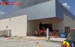 Vídeo del incendio en una empresa maderera de Barbatáin