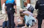 Sufre un desmayo en el colegio electoral en Ermitagaña y le llevan la urna para que vote