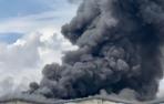 Vídeo de la nube tóxica causada por el incendio en una empresa de reciclaje de Cintruénigo