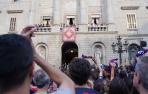 El equipo femenino del FC Barcelona ofreció este 4 de junio la segunda Champions de su historia a sus aficionados en la plaza de Sant Jaume, donde se produjo la agresión