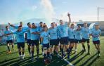Los jugadores del Bidezarra celebran su ascenso a la Tercera navarra tras haber vencido al Iruña por 4-0 en la vuelta del playoff de ascenso