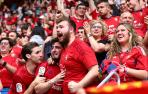 Aficionados rojillos celebran el pase a la Conference