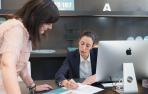 Menchu Abascal, socia-gerente de DN Inmo (izda), y María Aizpún, gerente de DN Inmo (dcha)
