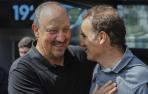 Jagoba Arrasate saluda a Rafa Benítez antes del inicio del partido Celta-Osasuna