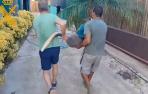 Localizan a un canguro y rescatan a su cría tras escaparse de un zoológico de Peñíscola