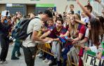 Llegada de los futbolistas del FC Barcelona al aeropuerto de Noáin