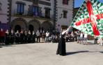‘Banderadantza’ protagonizada por la joven Garazi Pérez Zubialde en el Urruxkide Eguna de 2022 en Esparza