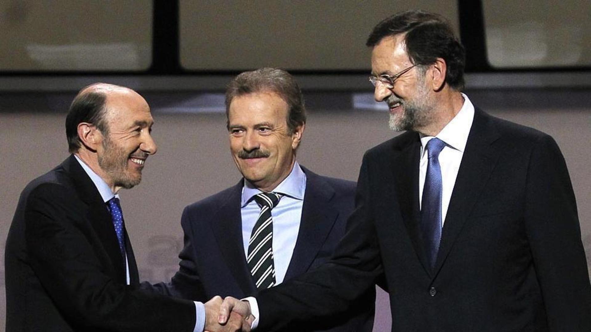 Rajoy y Rubalcaba se enfrentan en el debate televisado por la Academia de televisión, en el Palacio de Congresos.