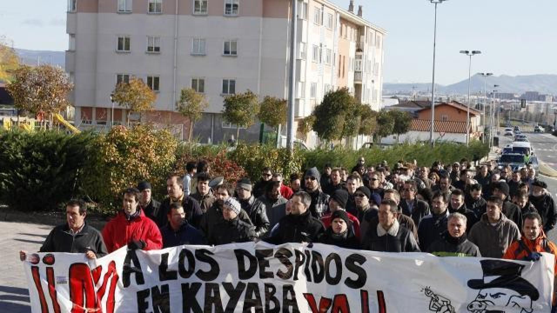 Trabajadores de Kayaba se manifestaron ayer en Orkoien. J.C.CORDOVILLA