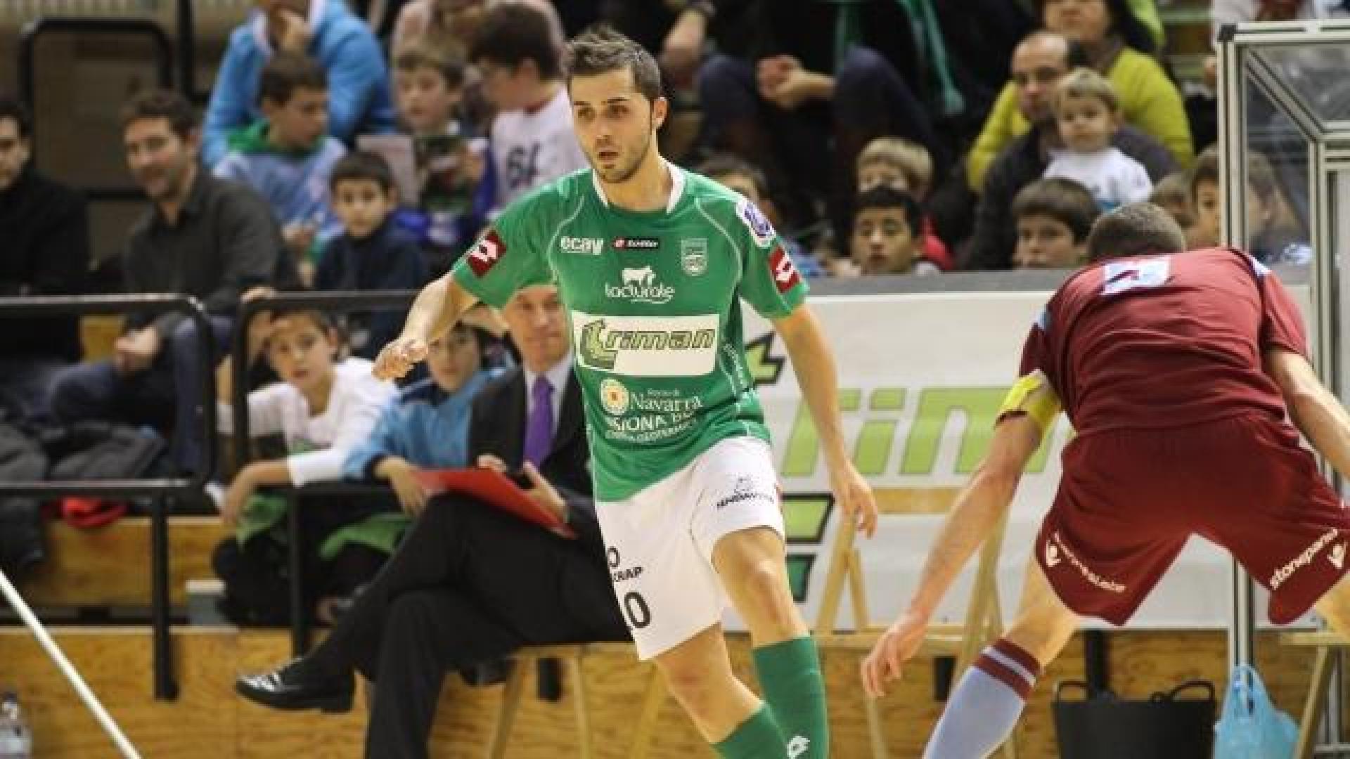 Rafa Usín, convocado por España para el Europeo, durante el partido ante el Lobelle en Pamplona. 	MARC EICH