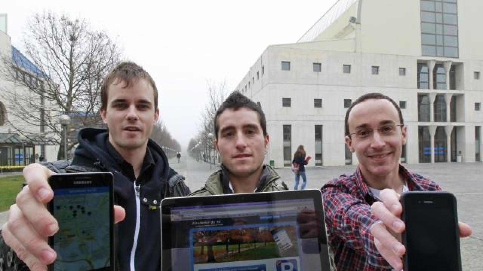 Los ingenieros informáticos Héctor Napal Basterrica, Alberto Cuesta Remón y Mael Taleb 	EDUARDO BUXENS