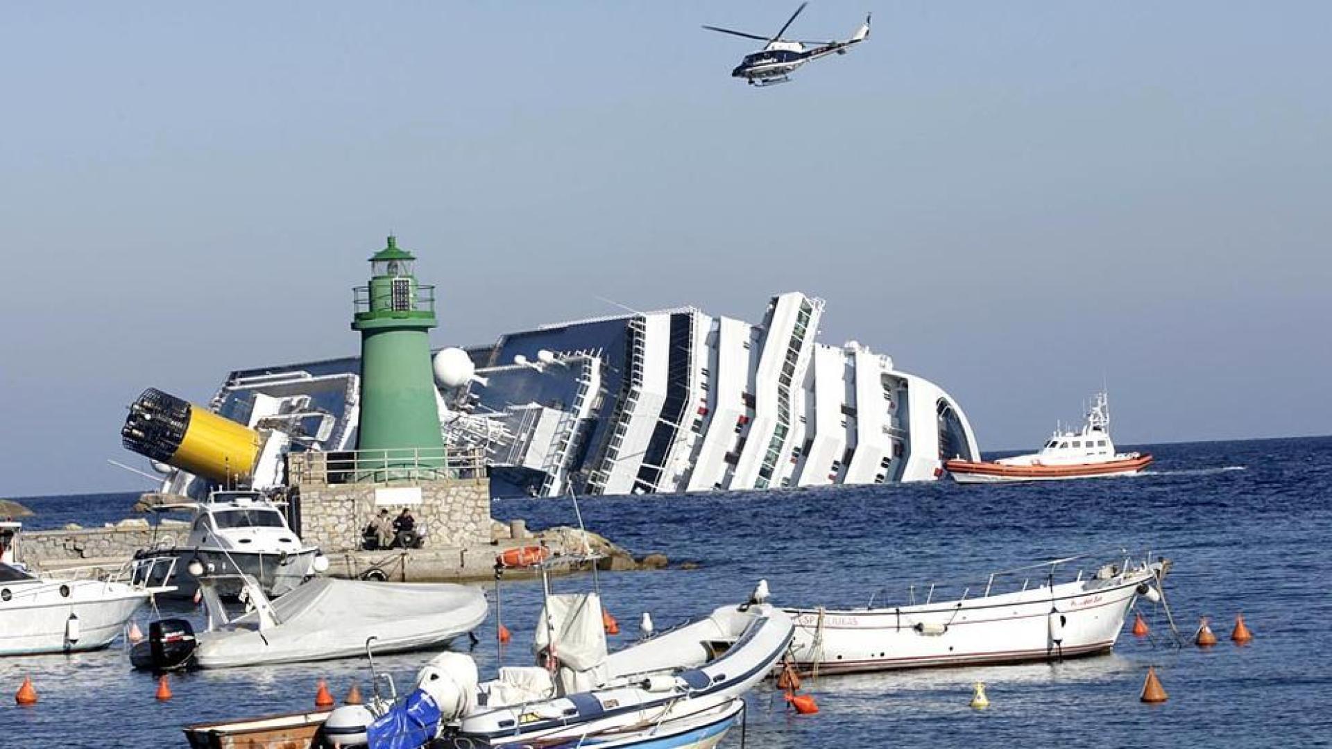 Varias personas han muerto y otras han resultado heridas, mientras continúan las labores de rescate de los pasajeros del crucero Costa Concordia, que encalló la noche del viernes en la isla italiana de Giglio.