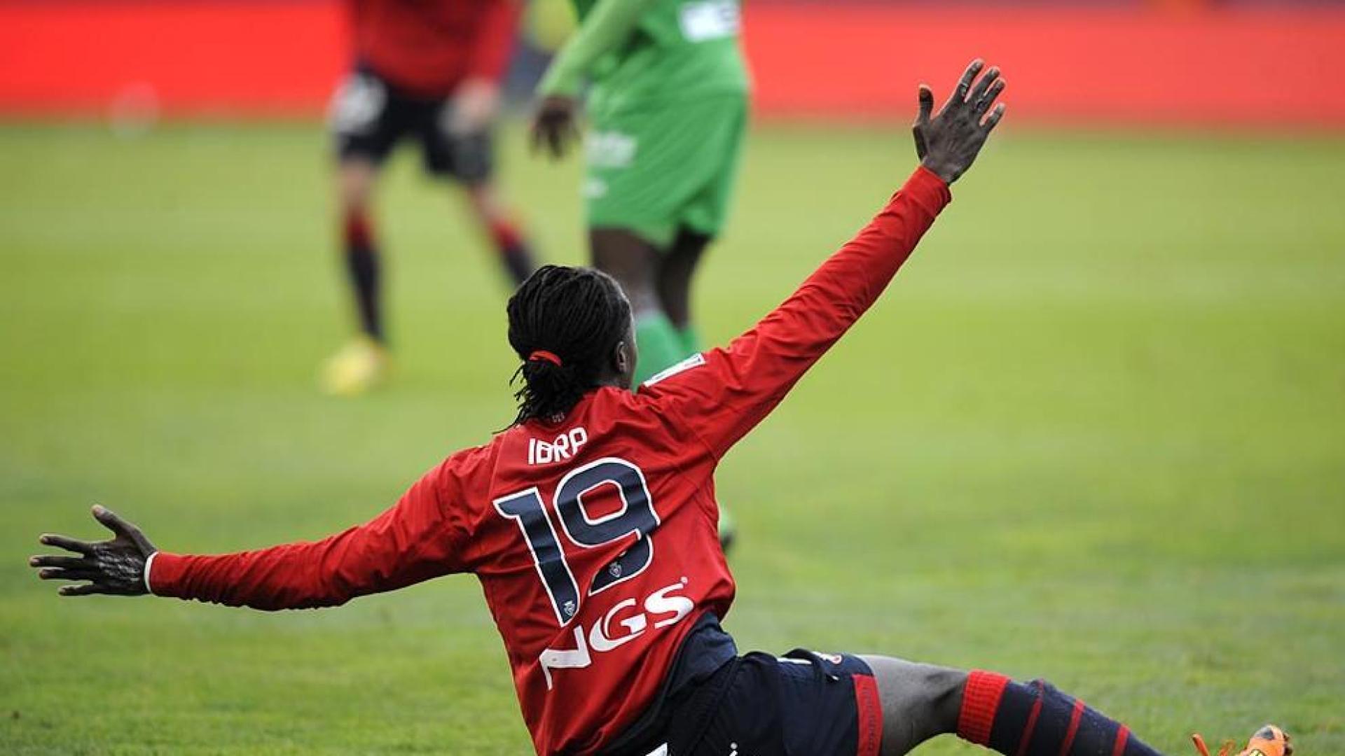 Imágenes del partido entre Osasuna y Racing en el Reyno de Navarra