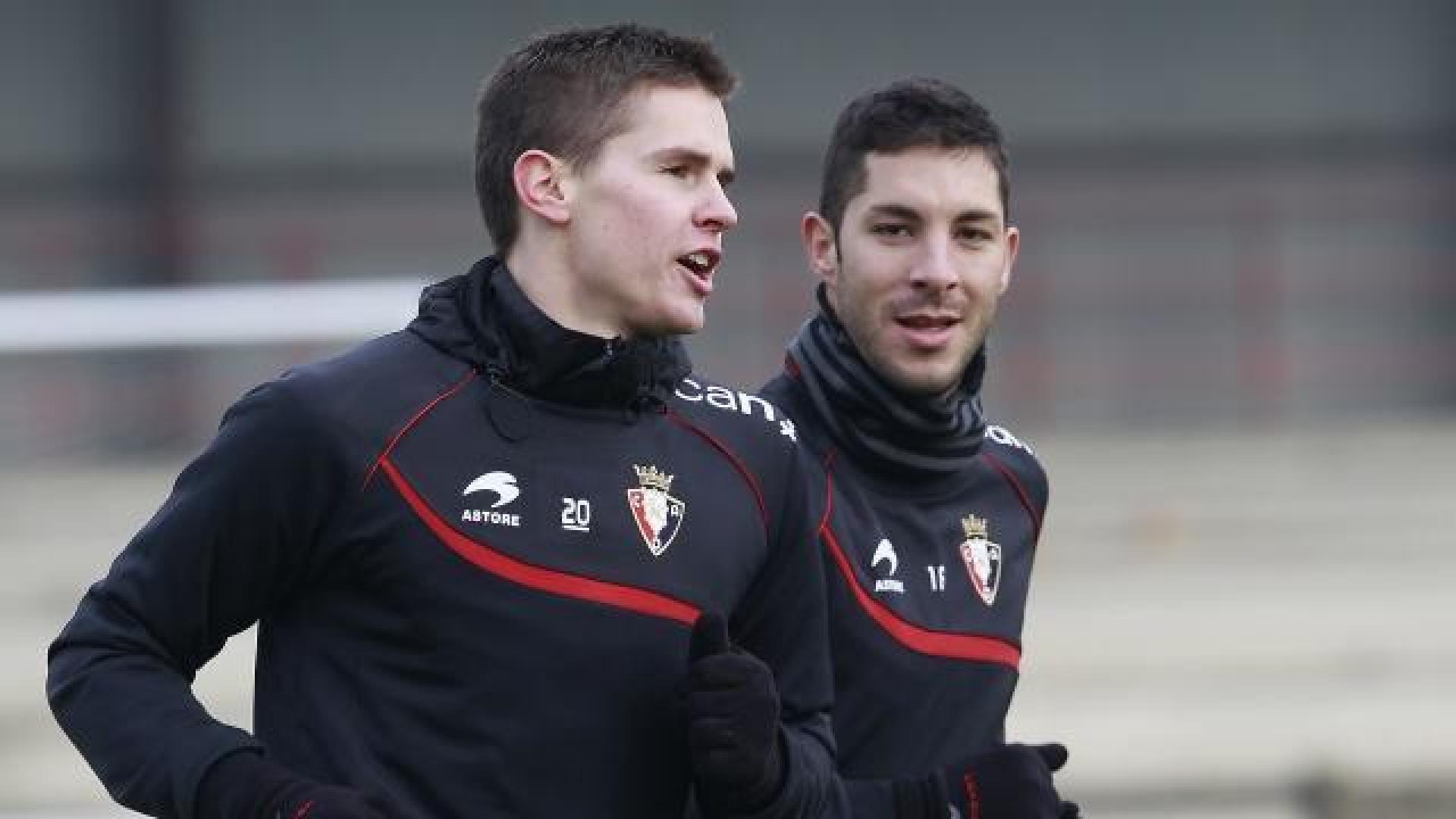 Jukka Raitala y Álvaro Cejudo, ayer. EDUARDO BUXENS