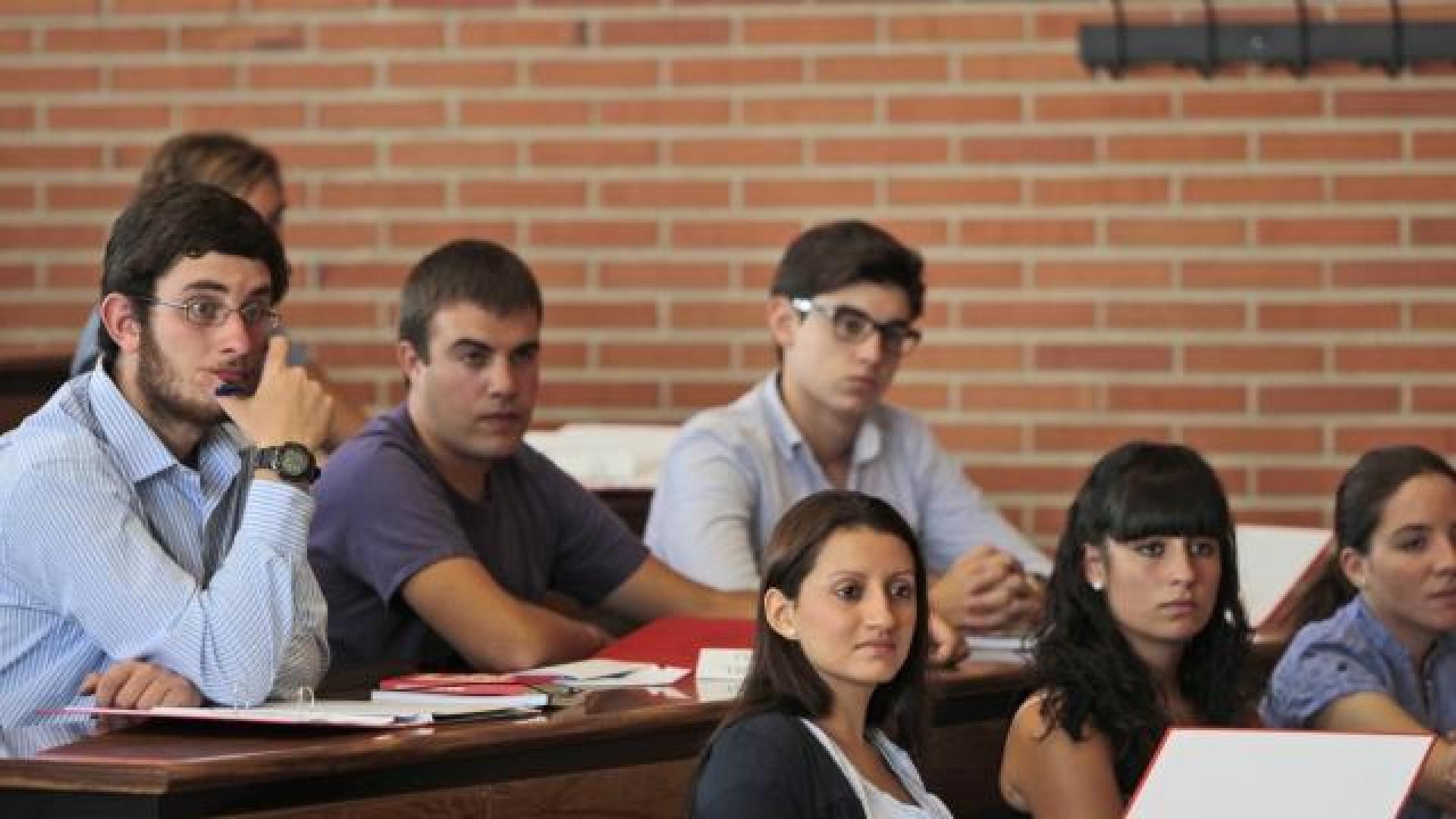 Alumnos de Derecho de la Universidad de Navarra. 	ARCHIVO (BUXENS)