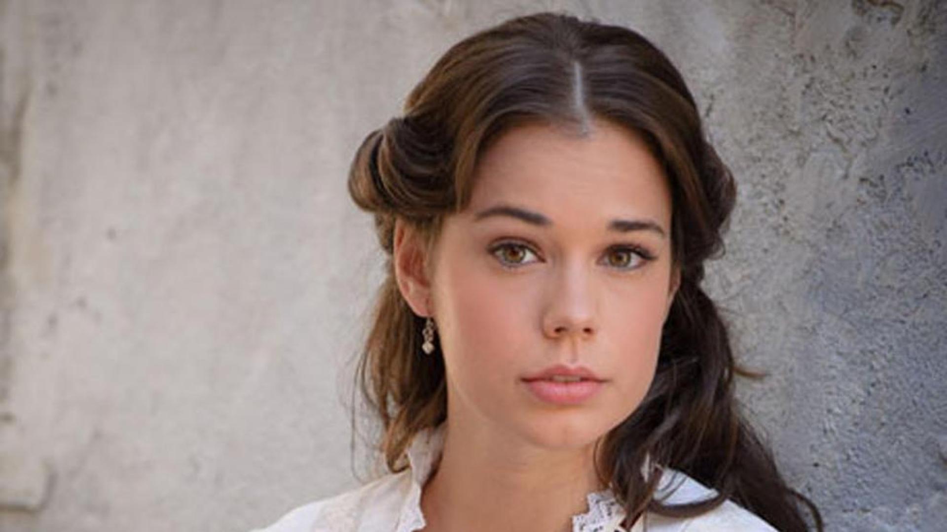 Laia Costa, la 'Caperucita  roja' de Antena 3