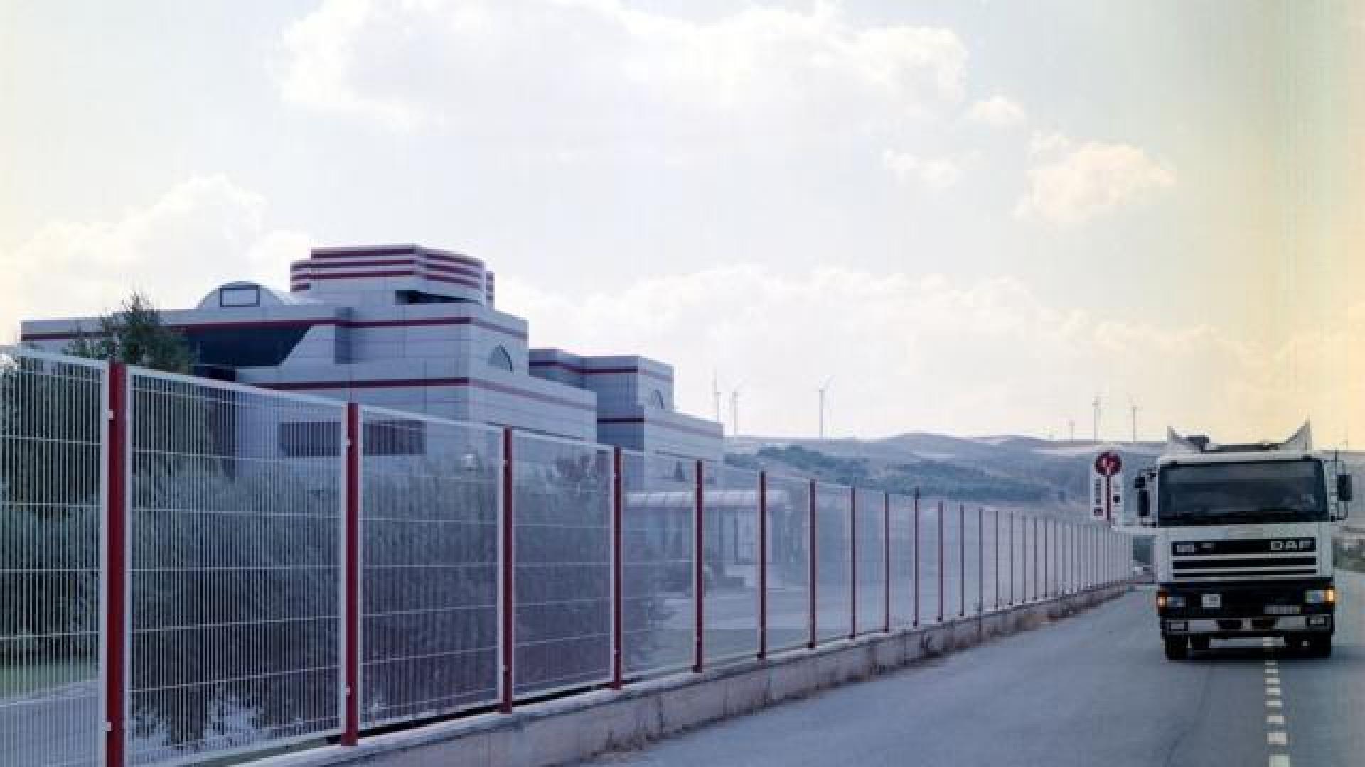 Planta de Dynamobel en Peralta. IÑAKI ZALDUA (ARCHIVO)