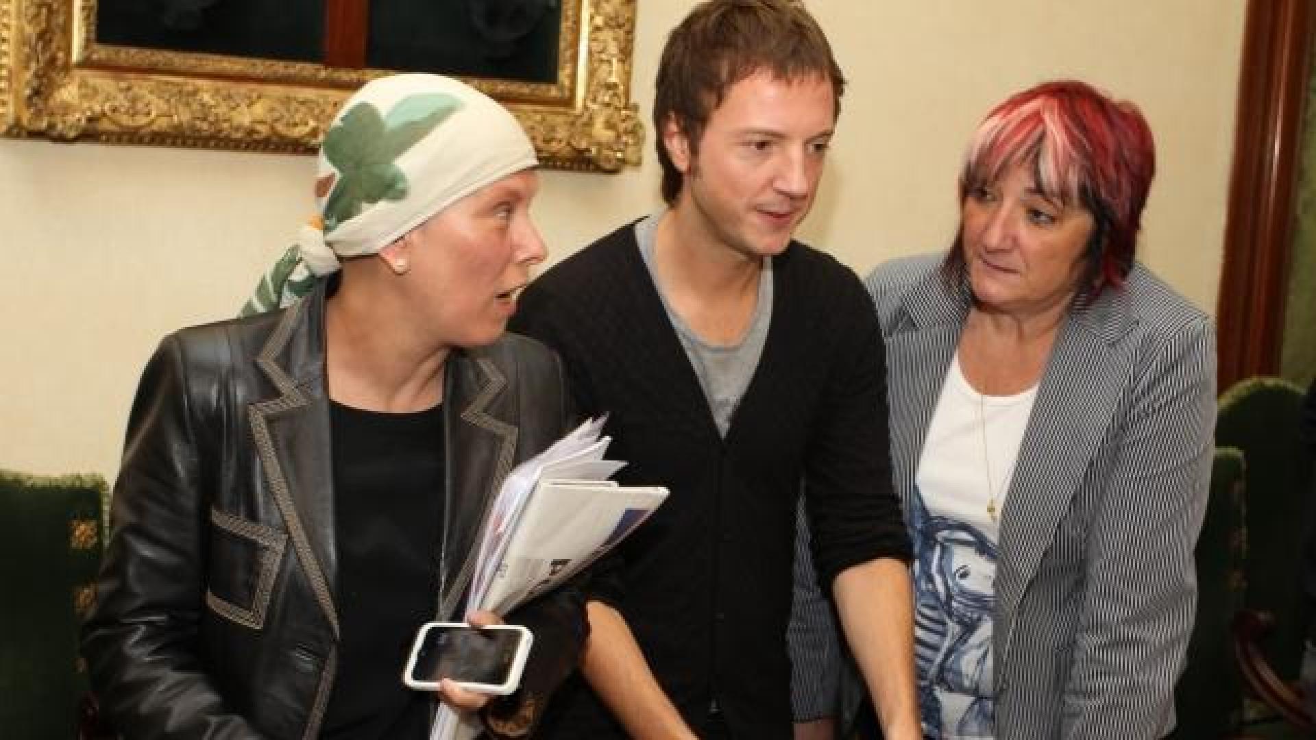 Uxue Barkos, Aitor Lakasta y Ana Barrena, de NaBai, en un pleno municipal de Pamplona. 	EDUARDO BUXENS