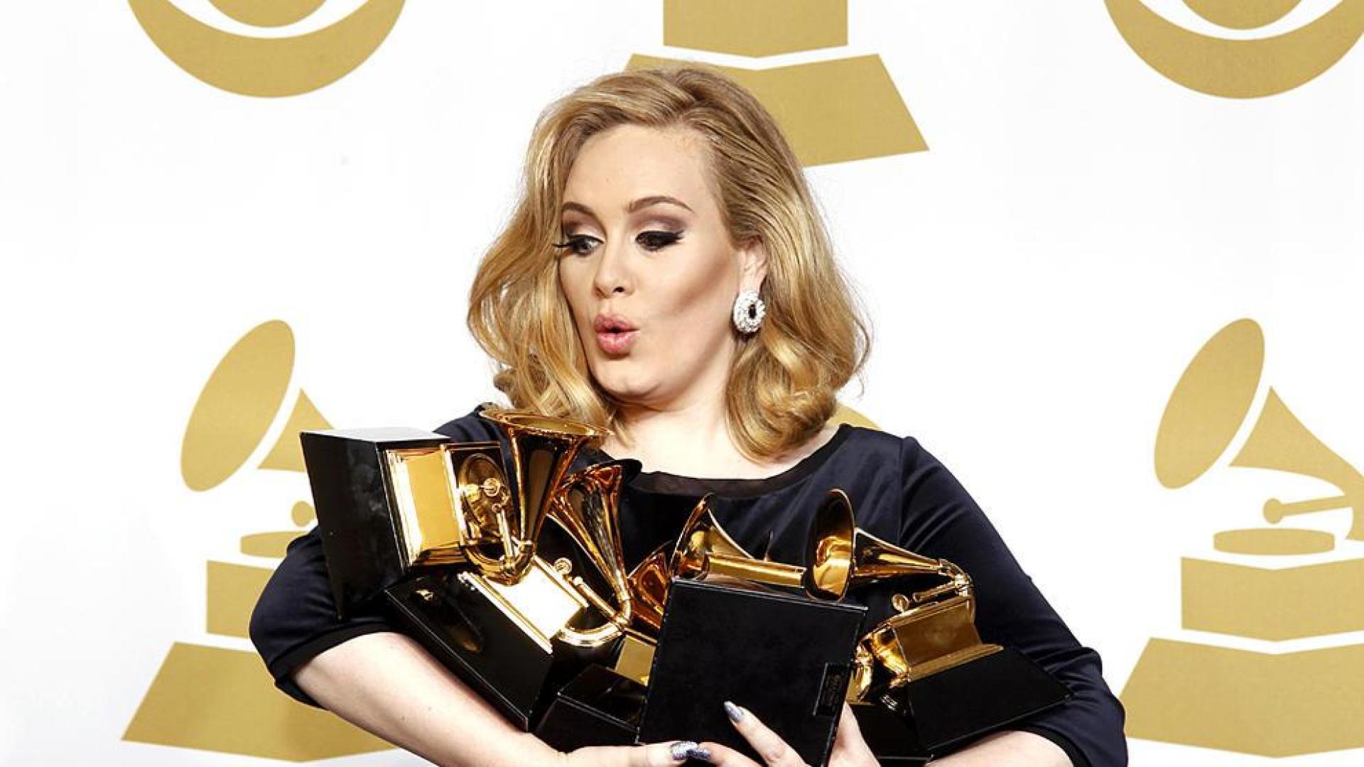 Adele arrasa en los Premios Grammy