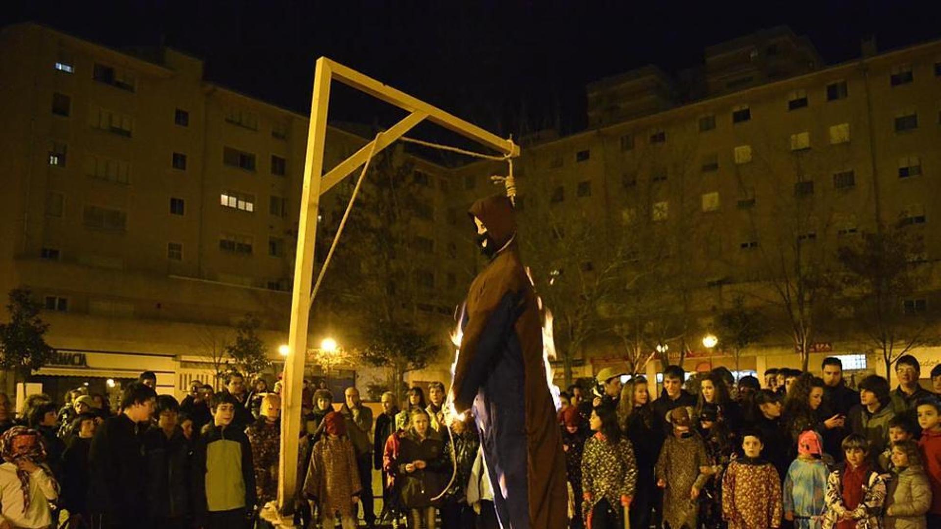 La localidad ha celebrado sus carnavales que han finalizado con la quema de Jacobo de Licras en la Plaza Consistorial de la localidad.