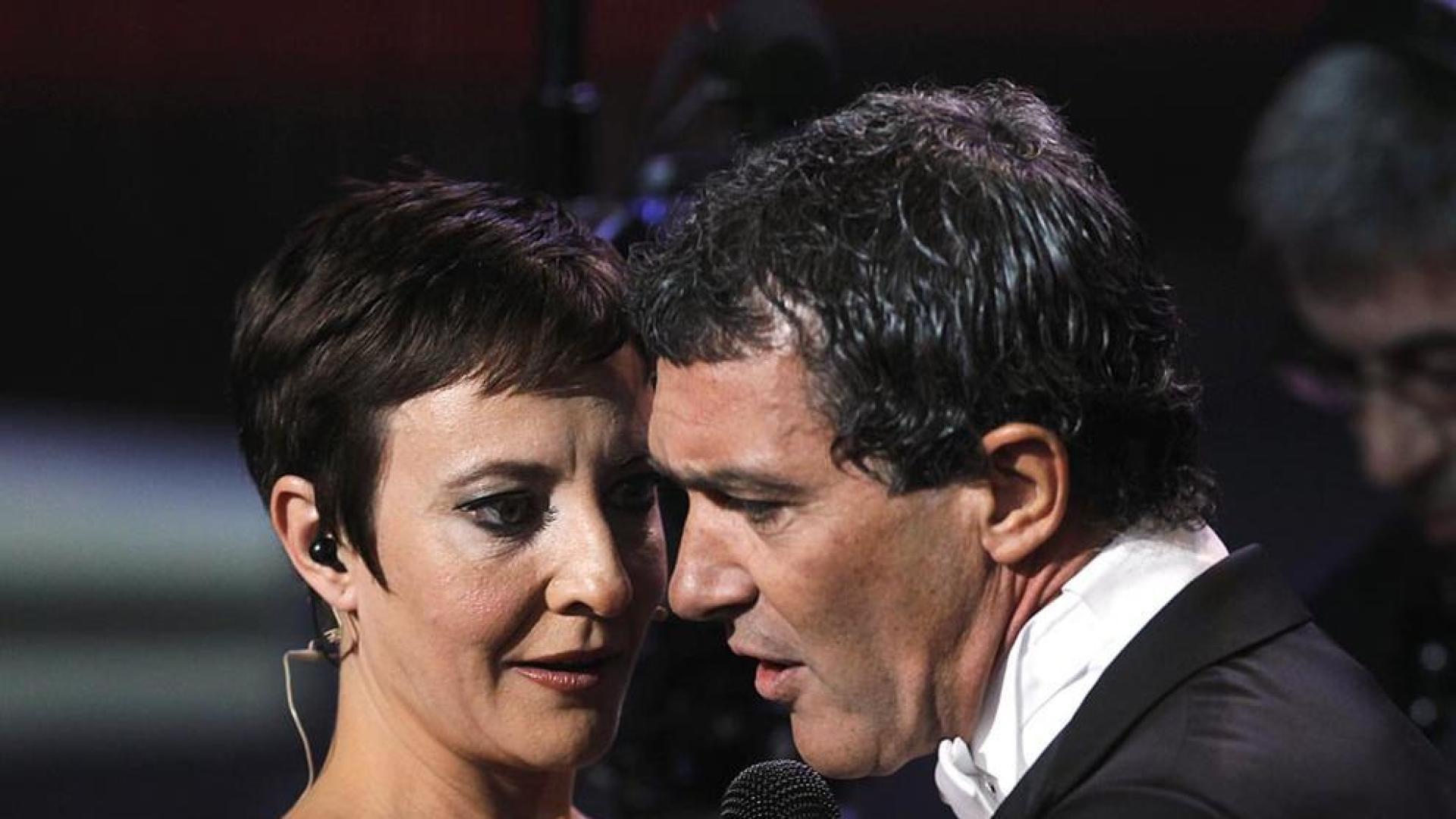 Los mejores momentos de la recogida de premios de los Goya 2012 y sus protagonistas, en imágenes.