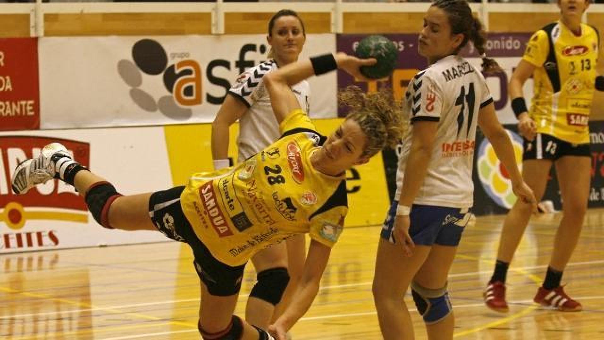 Begoña Fernández en una imagen de la pasada temporada del partido ante el Elda en Estella. 	MONTXO A.G. (ARCHIVO)
