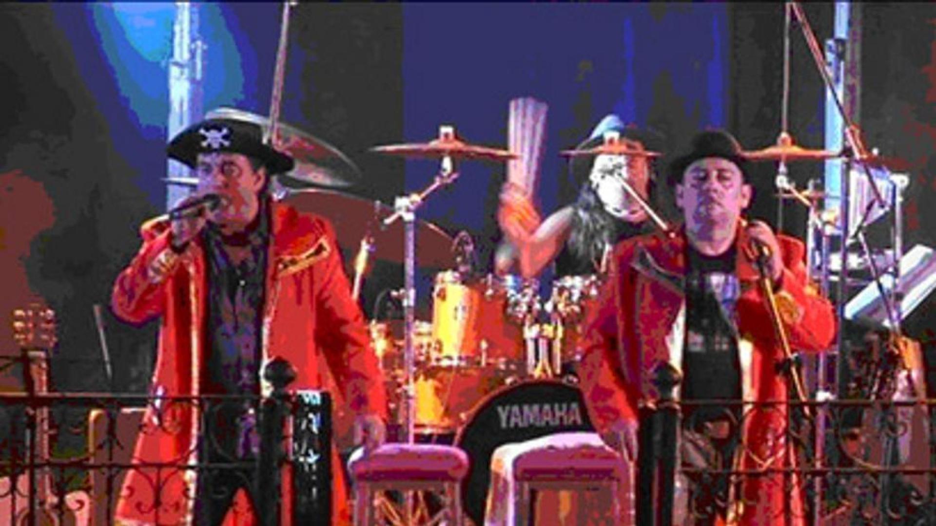 Tres p&aacute;jaros y un tr&iacute;o, en concierto