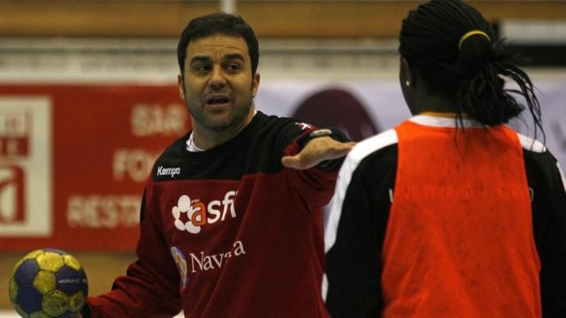 Ambros Martín durante un reciente entrenamiento celebrado en el polideportivo de Estella. 	ARCHIVO