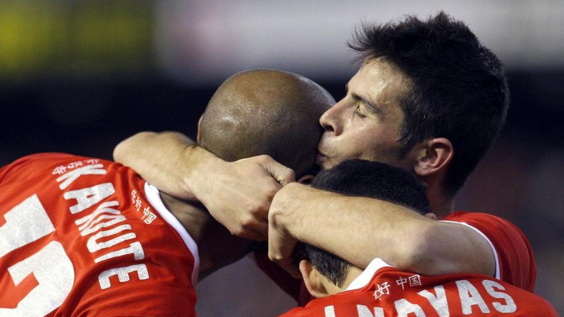 El Sevilla despierta ante un Valencia dormido (1-2)