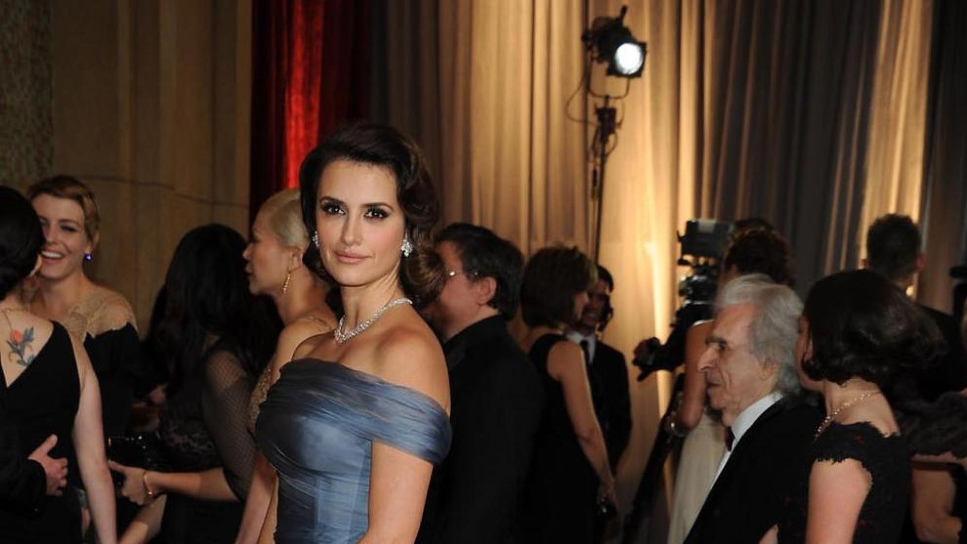 Pen&eacute;lope Cruz opta por el estilo princesa