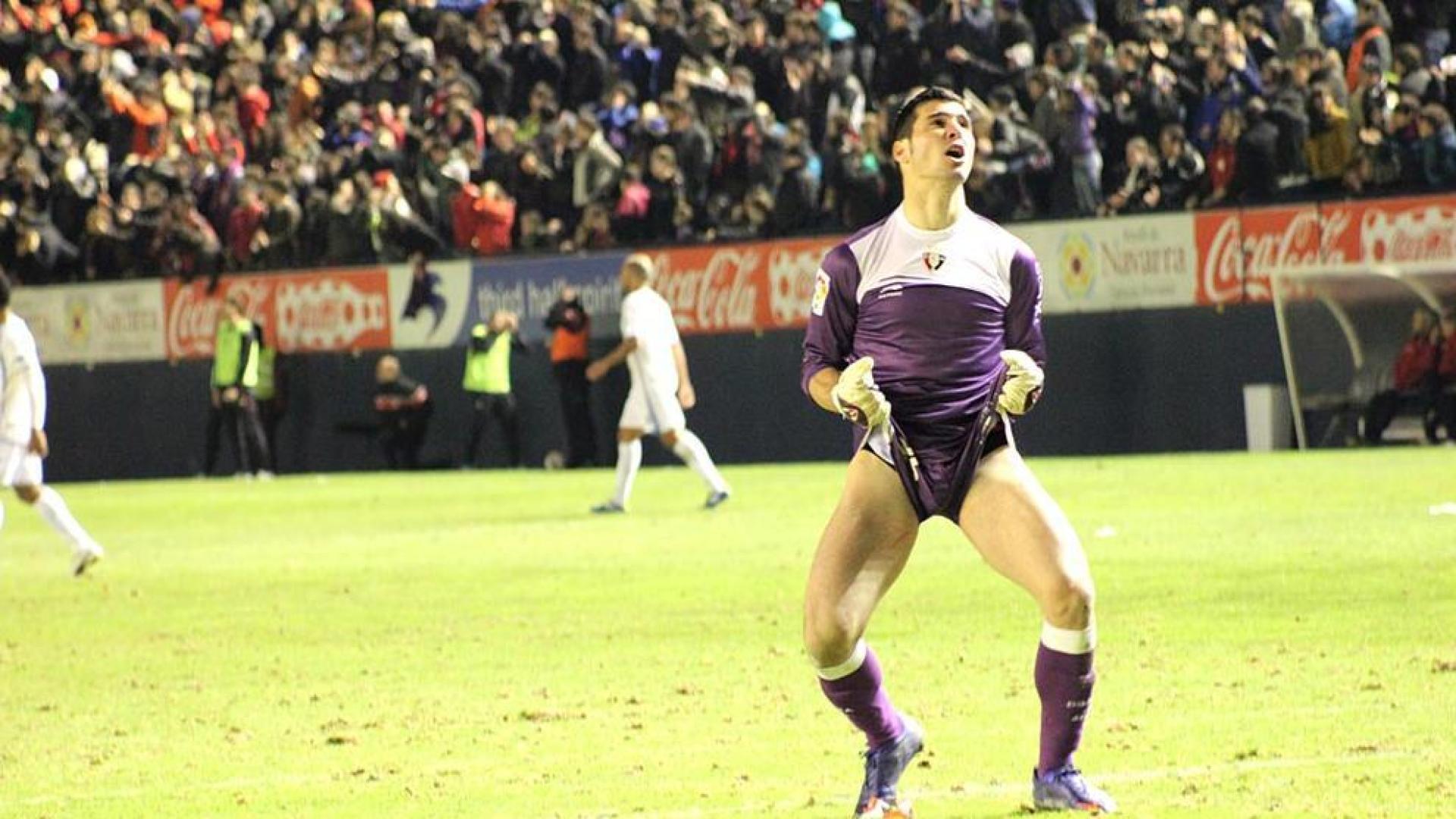 Imágenes del partido entre Osasuna y Granada en el Reyno