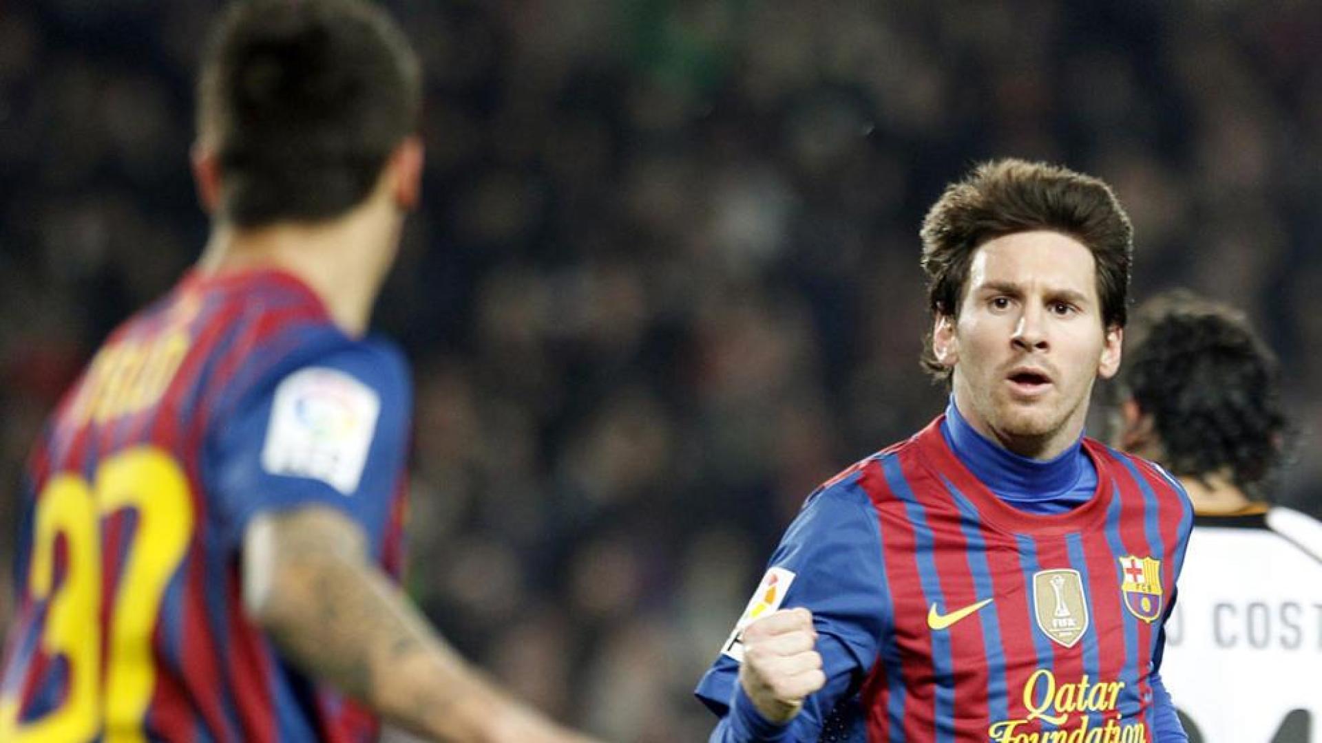 Cuatro goles de Messi reaniman al Barcelona en la persecuci&oacute;n del Madrid