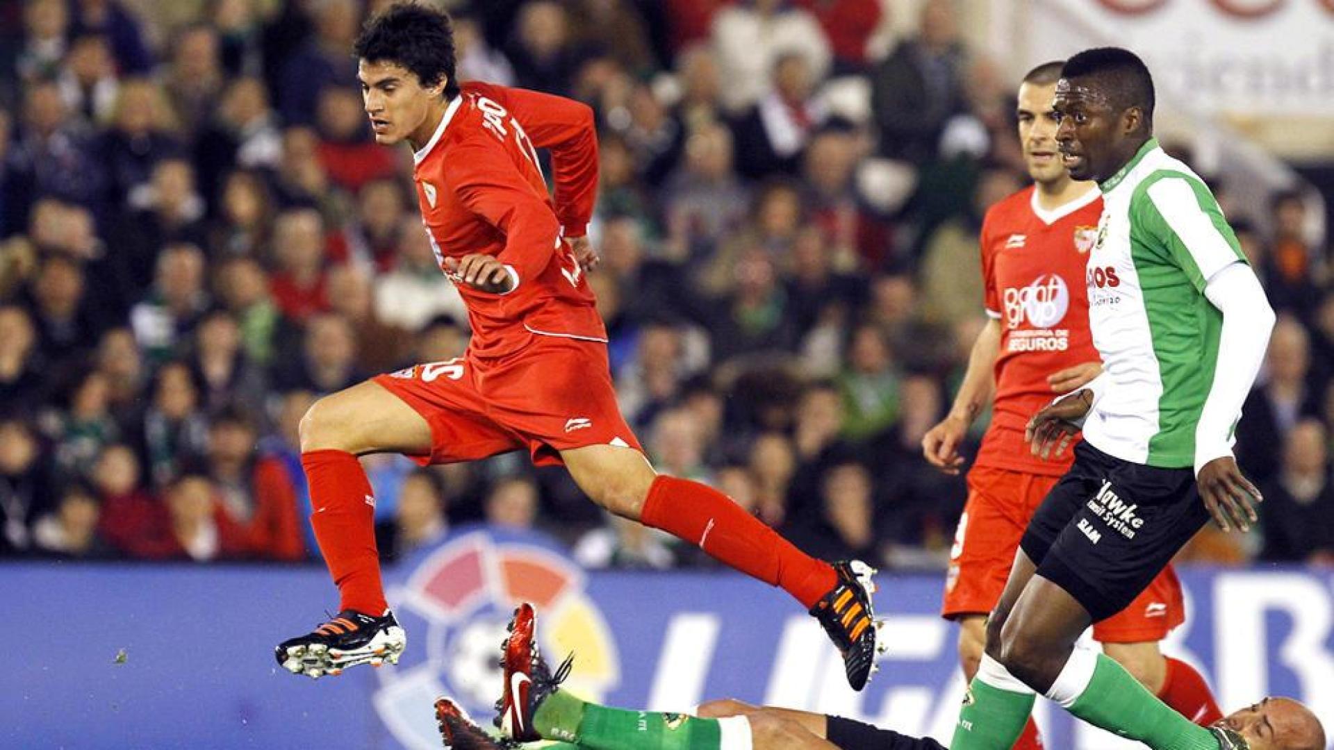 Doblete de Manu Del Moral en el triunfo del Sevilla en Santander (0-3)