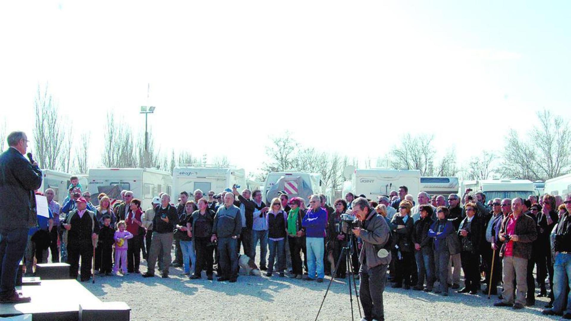 Falces inaugura el parking para autocaravanas