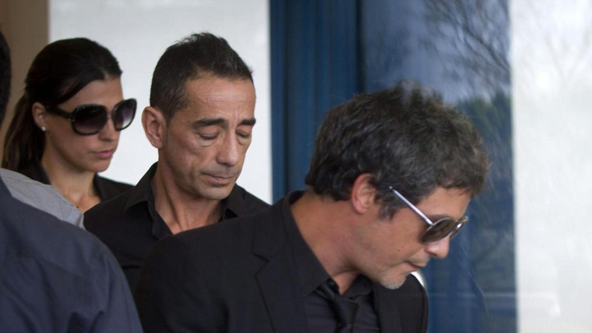 Alejandro Sanz da su último adiós a su madre