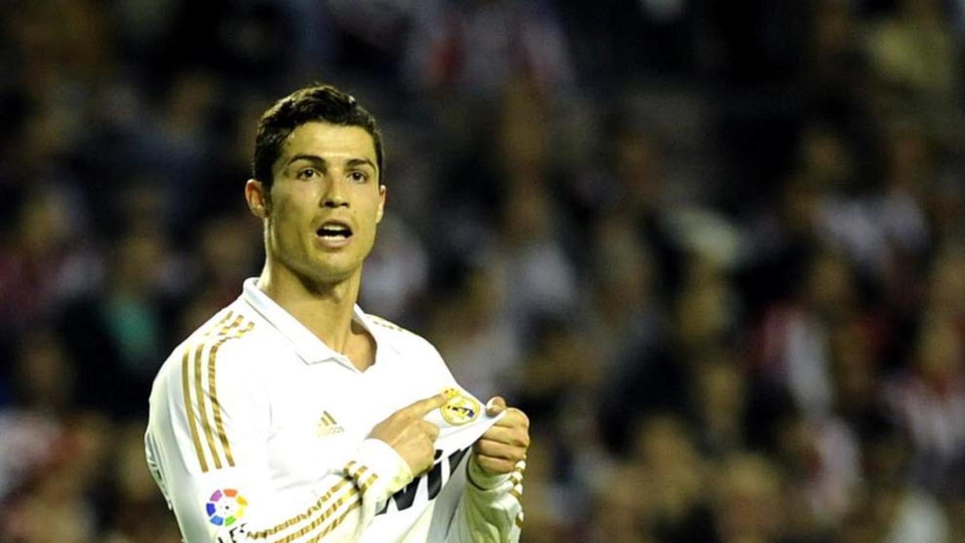 El Real Madrid logró en San Mamés proclamarse campeón de la Liga 2011/2012 tras vencer al Athletic por 0-3.