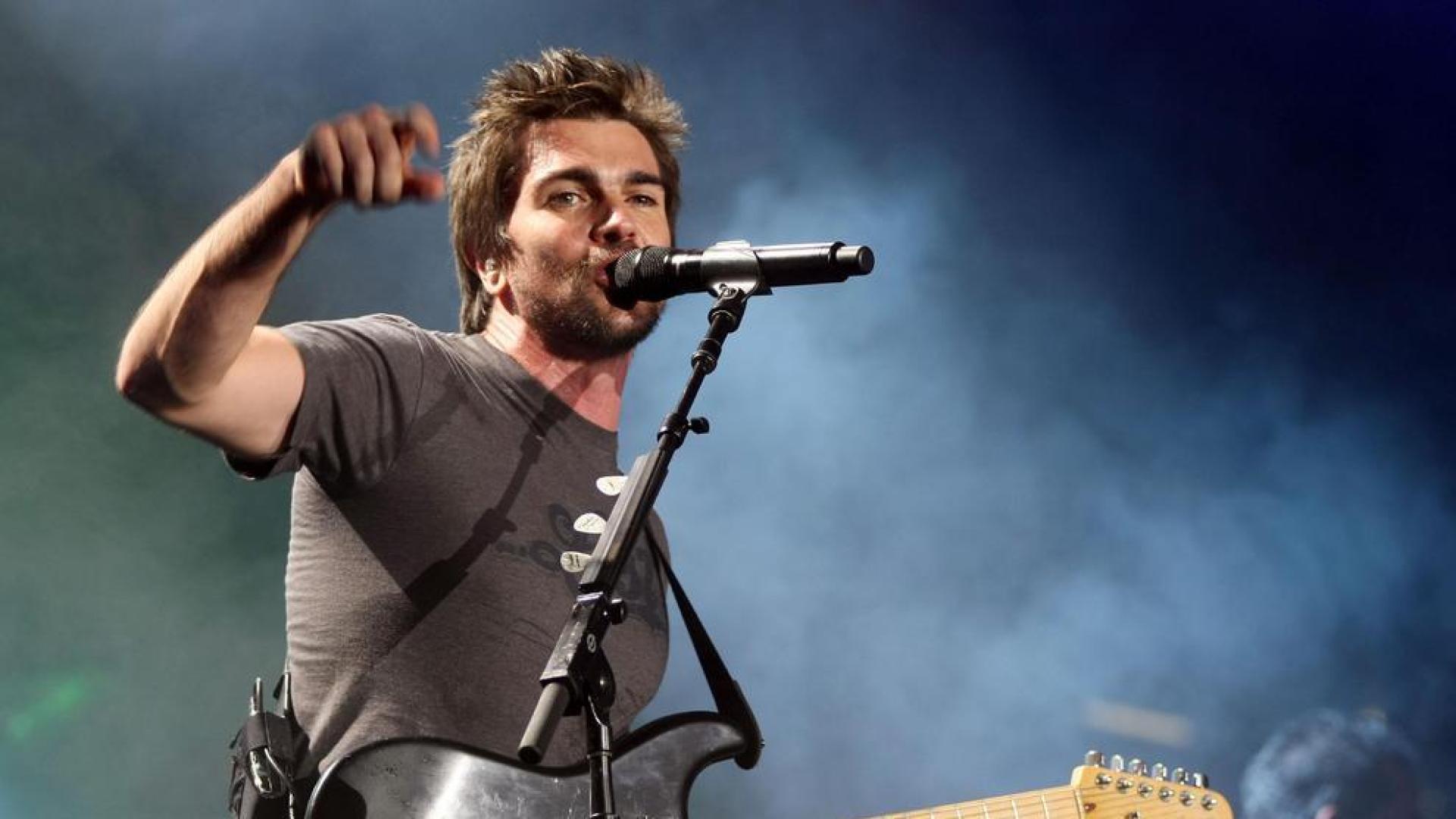 Juanes da un giro a su música apoyado en Juan Luis Guerra