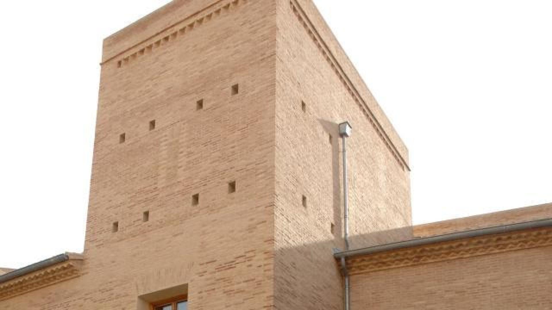 El arquitecto Javier Sancho explicó los datos sobre la restauración. 	GALDONA
