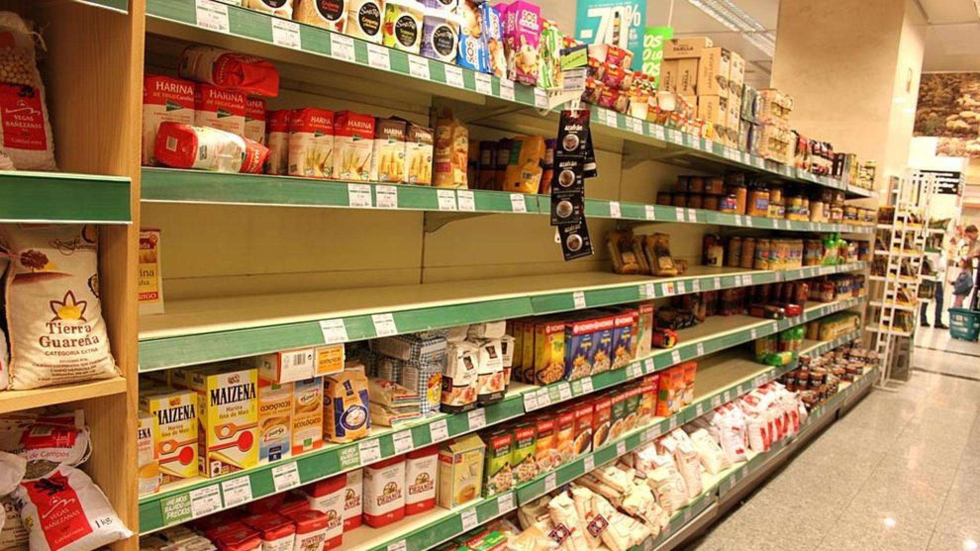 Este sábado, los ciudadanos que se acercaron a los 18 super e hipermercados se desbordaron en solidaridad con la aportación de alimentos a la iniciativa La Gran Recogida.