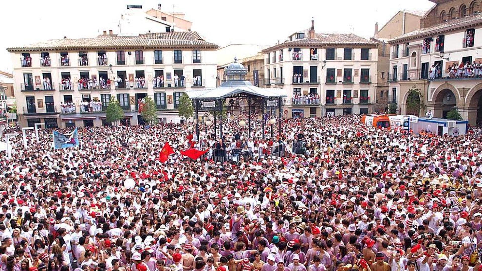 Los tudelanos celebran el chupinazo en honor a las fiestas de Santa Ana, el domingo 24 de julio.