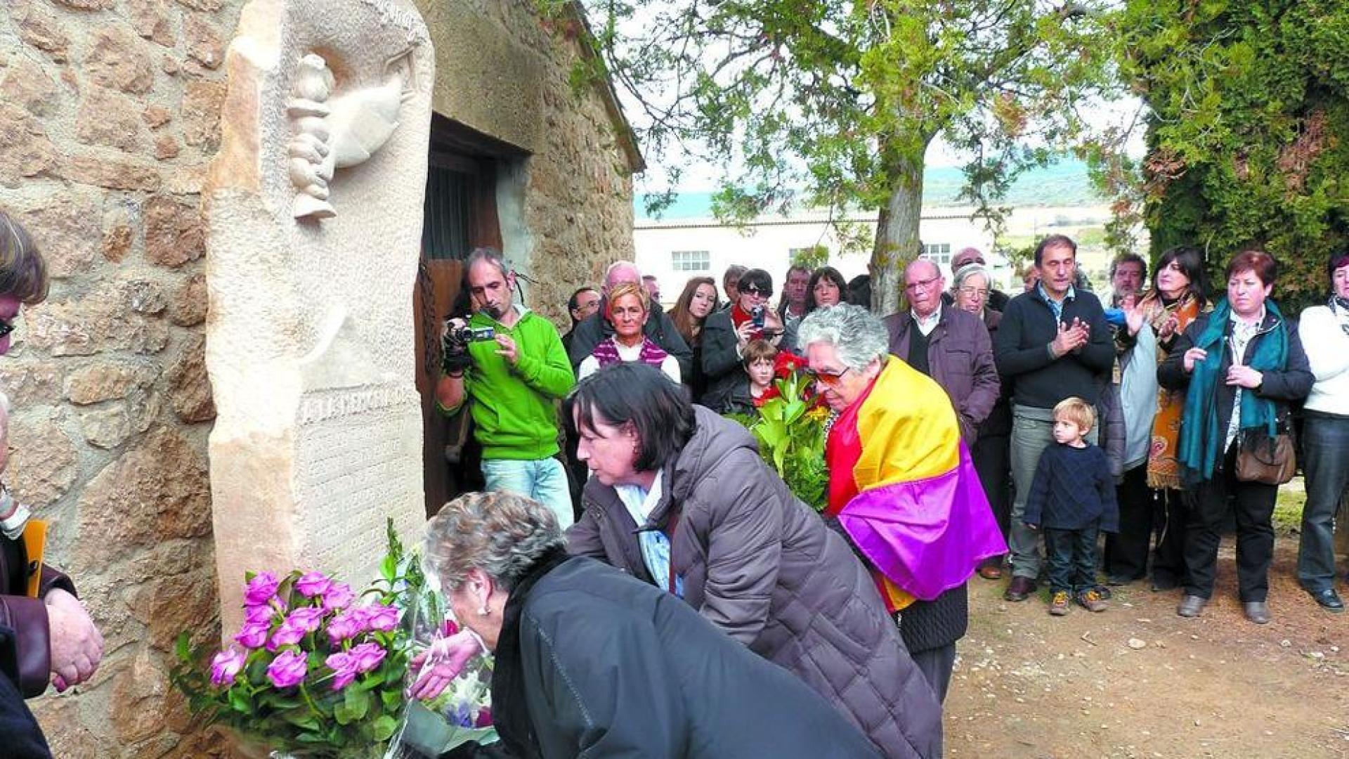 Dicastillo graba en piedra la memoria de sus fusilados en el inicio de la Guerra Civil