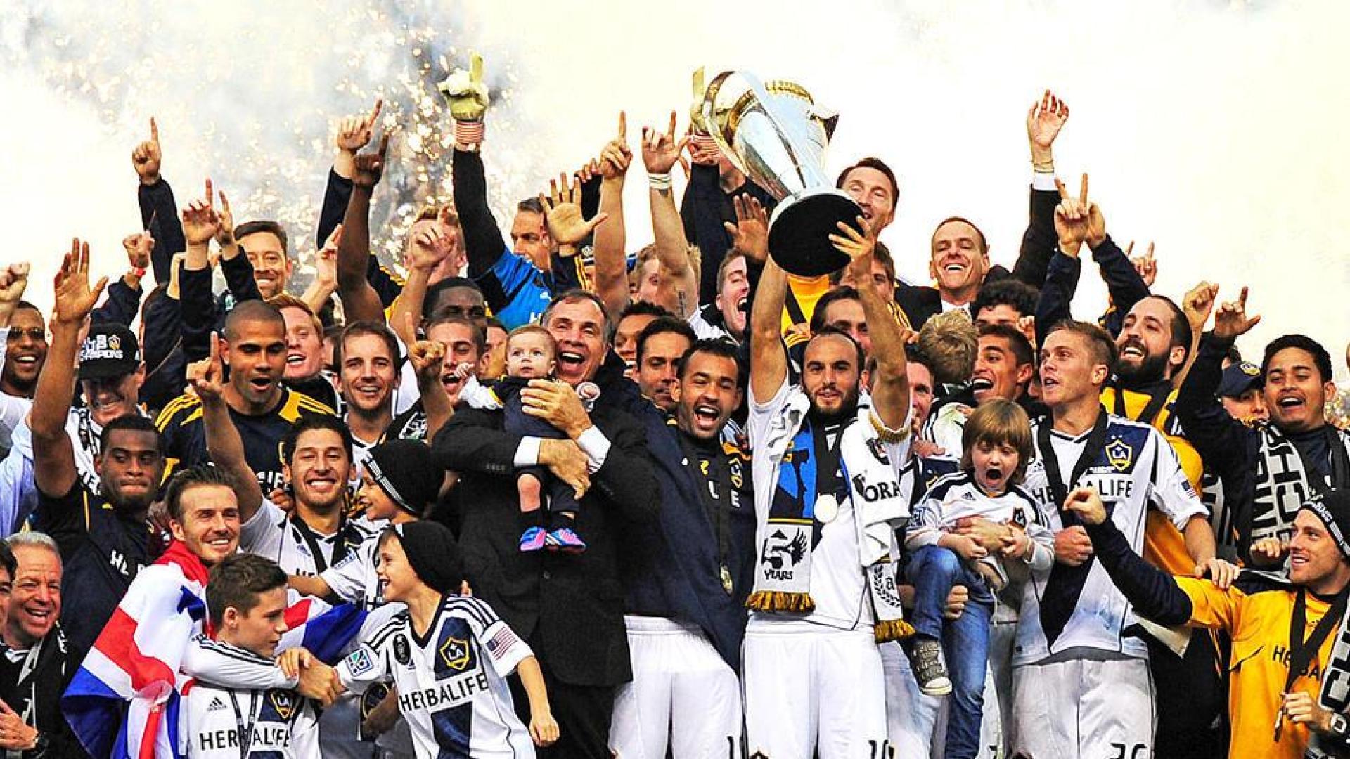 David Beckham jugó su último partido en Estados Unidos tras 5 temporadas en Los Angeles ganando la liga por segundo año consecutivo