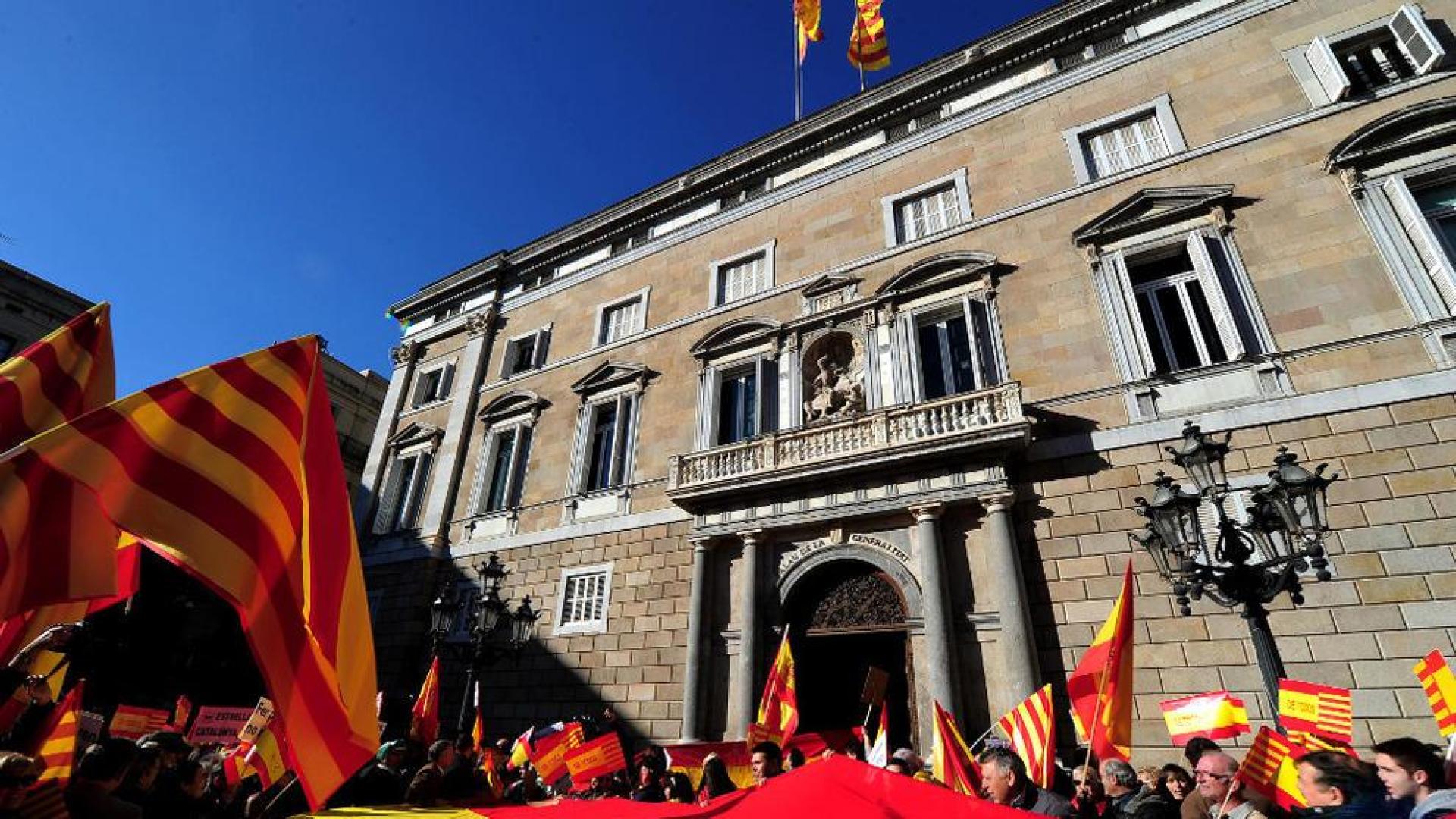Miles de personas se concentran por la unidad de España