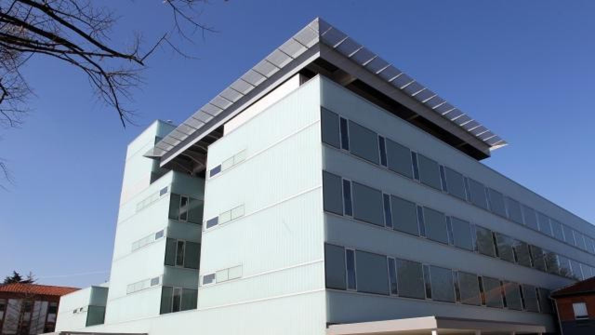 El nuevo edificio de urgencias ubicado en el recinto del Complejo Hospitalario de Navarra. 	J.C. CORDOVILLA
