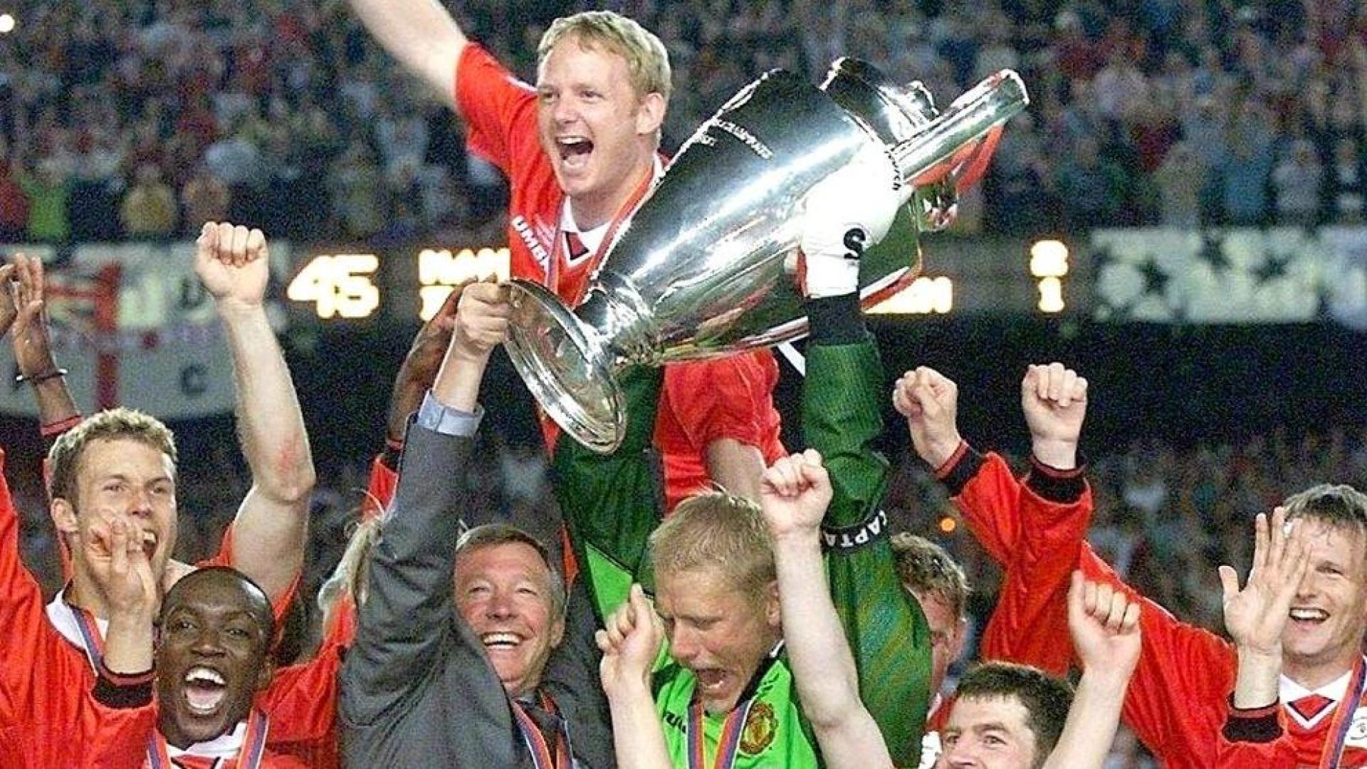 Sir Alex Ferguson se jubila. El Manchester United ha comunicado oficialmente que Ferguson, de 71 años, dejará de ser entrenador del conjunto inglés a final de temporada tras 26 temporadas en el banquillo de Old Trafford.