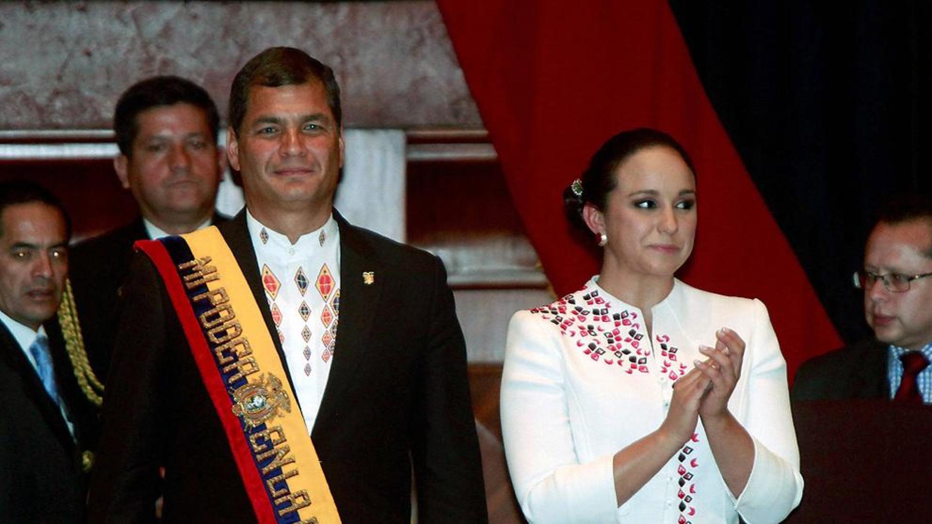 Rafael Correa jura su &uacute;ltimo mandato y la oposici&oacute;n espera di&aacute;logo